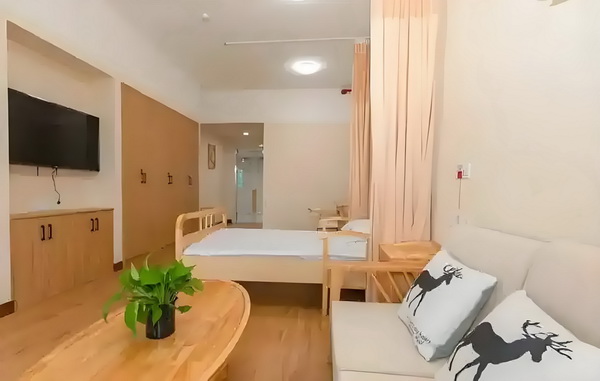 深圳户口的条件_87岁上海老人和保姆结婚，百万房产被孙女多次砸毁，谁对谁错？ 工资等每月没有几乎结余